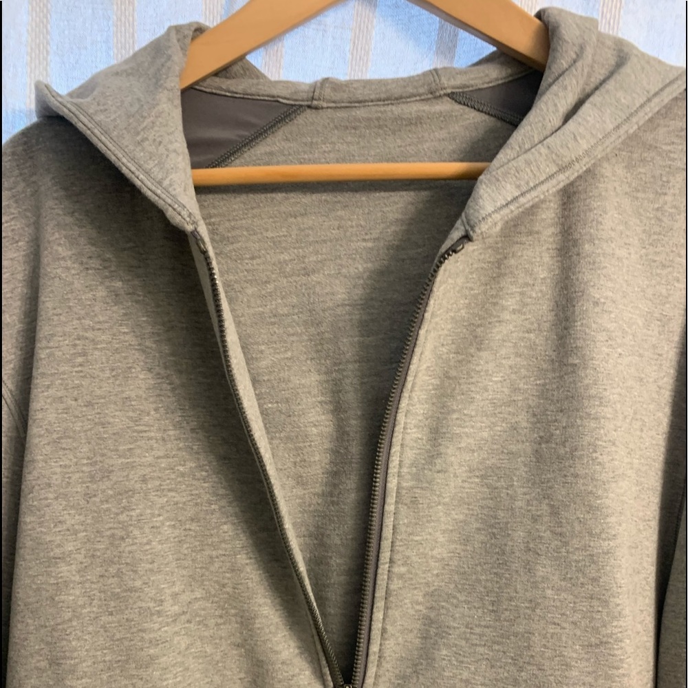 Lulu men’s XL sport soft zip hoodie